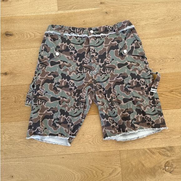 LIPT Label - Camo Shorts in Green & Brown